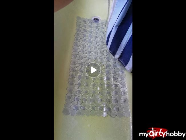 Pisse in der dusche