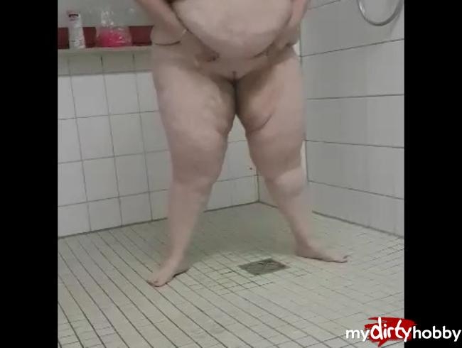 WC KAPUTT  IN DIE DUSCHE GEPISST