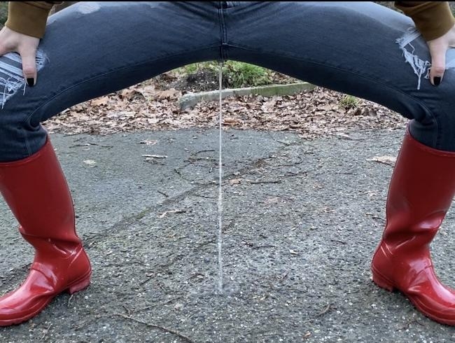 Ein facettenreicher Sonntags-Pisswalk von der Piss-Blondine :)